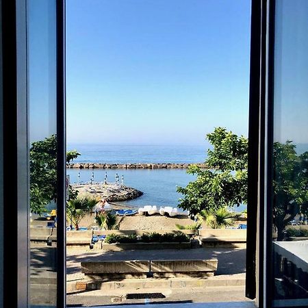 Casa Del Cardinale Apartment Santo Stefano al Mare Bagian luar foto