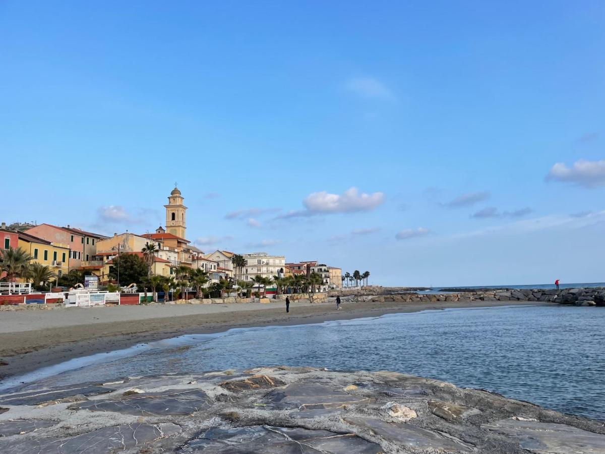 Casa Del Cardinale Apartment Santo Stefano al Mare Bagian luar foto