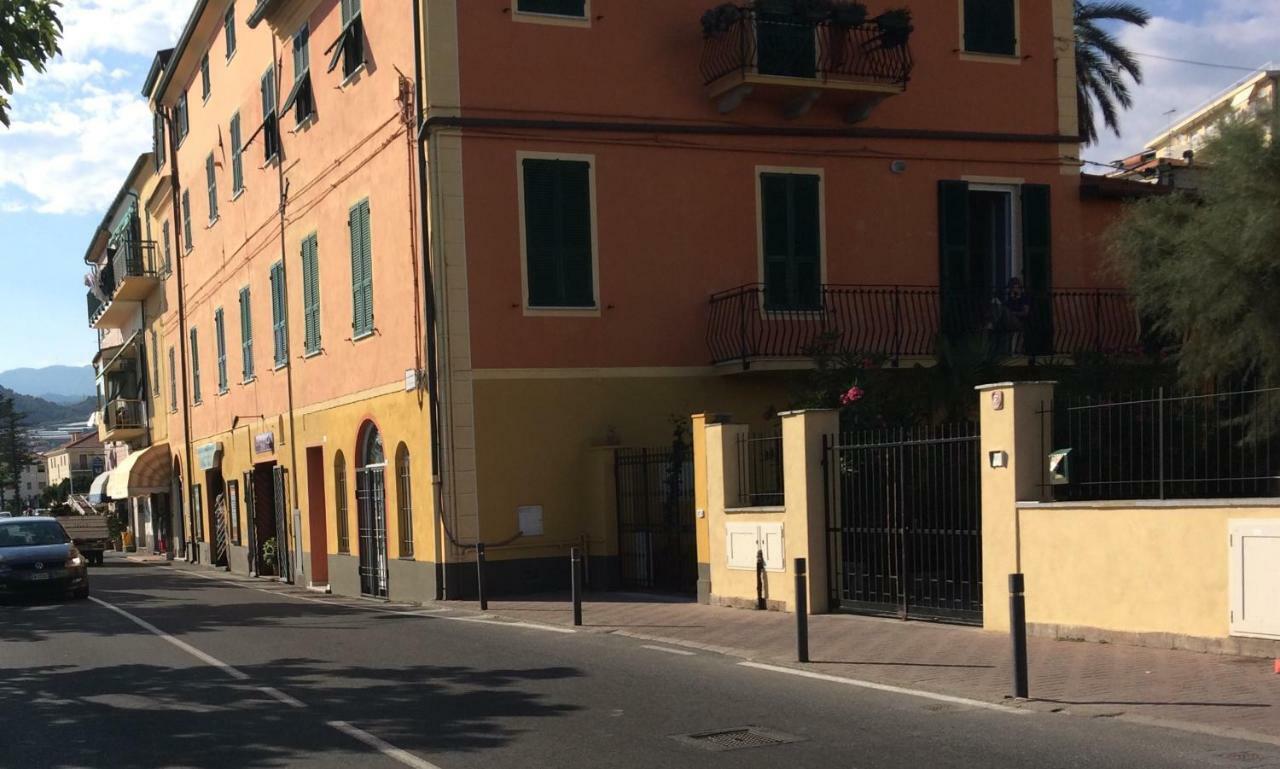 Casa Del Cardinale Apartment Santo Stefano al Mare Bagian luar foto